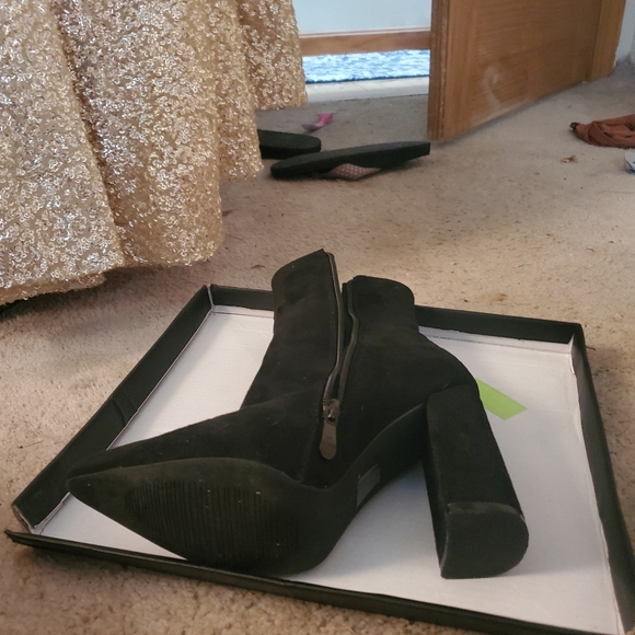 Black heel boots - Picture 4 of 4